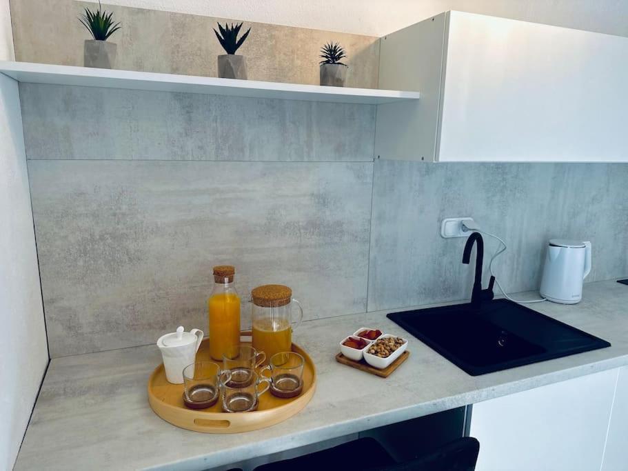 Beautiful Fully Renovated Apartment By The Sea, Large Balcony With Enchanting Views Neum Eksteriør bilde