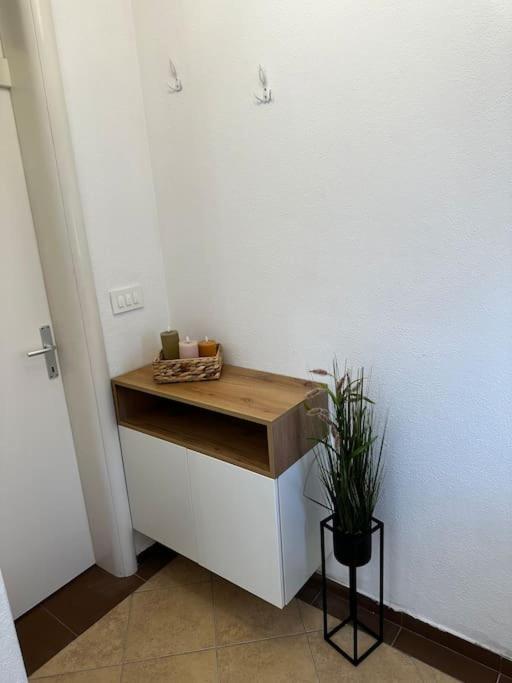 Beautiful Fully Renovated Apartment By The Sea, Large Balcony With Enchanting Views Neum Eksteriør bilde